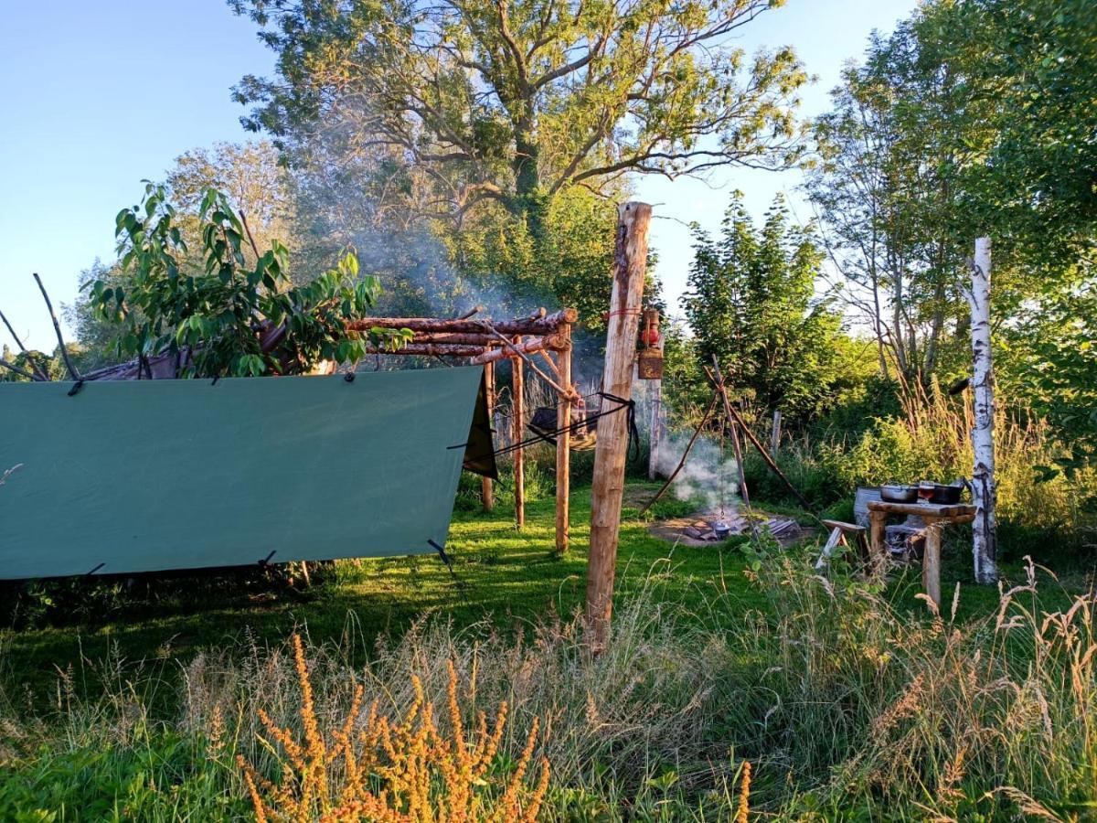 Au Pied Du Trieu, The Shelter Hotel Labroye Bagian luar foto