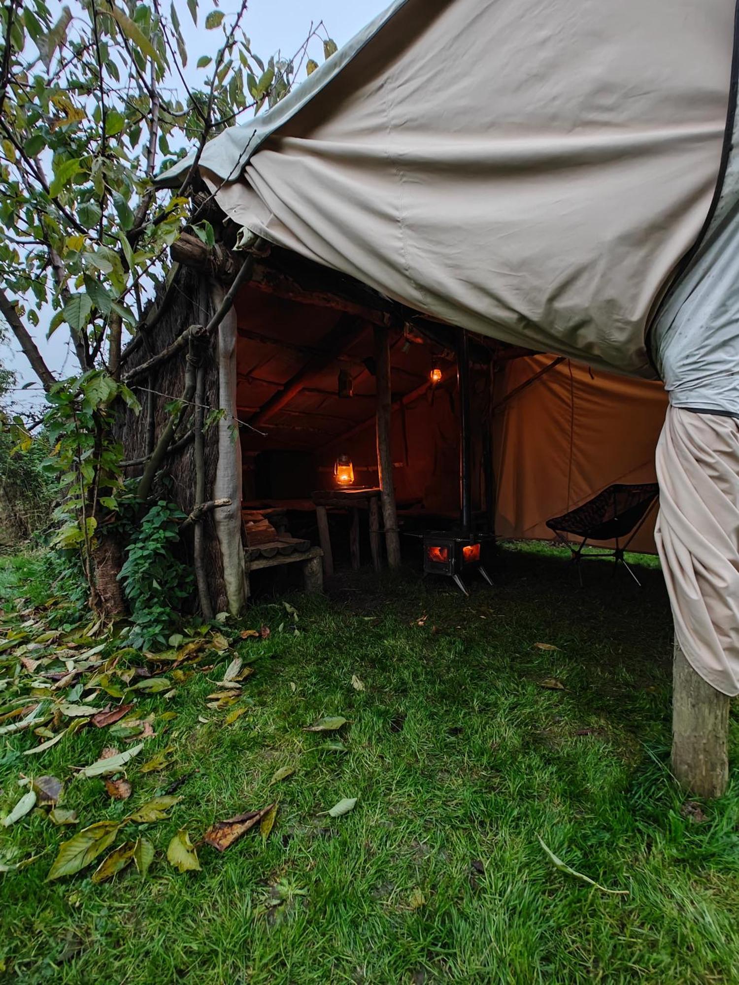Au Pied Du Trieu, The Shelter Hotel Labroye Bagian luar foto